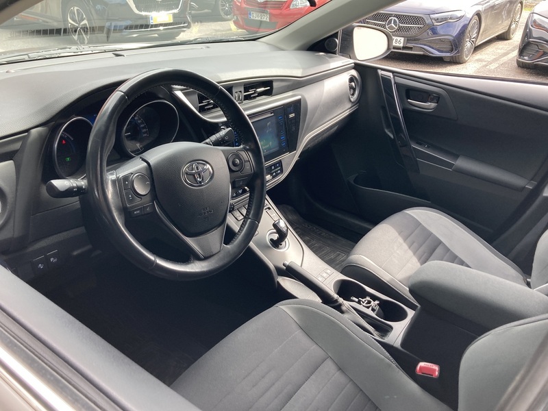 Toyota Auris vaihtoauto