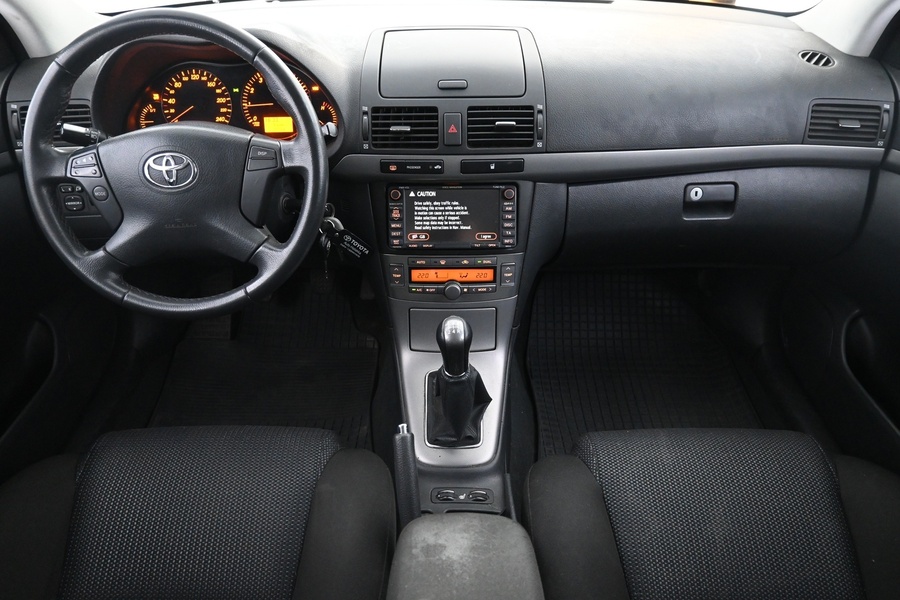 Toyota Avensis vaihtoauto