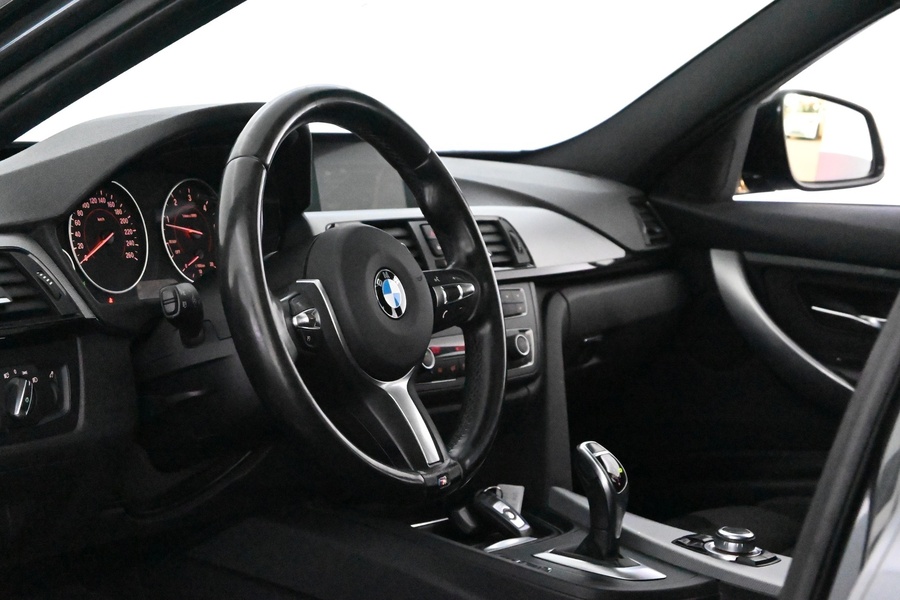 BMW 330 vaihtoauto