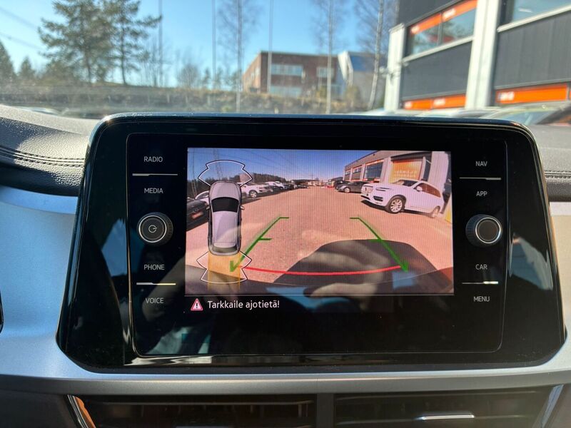 Volkswagen T-Roc vaihtoauto