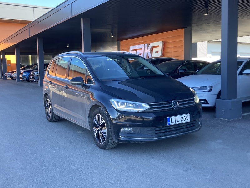 Volkswagen Touran vaihtoauto