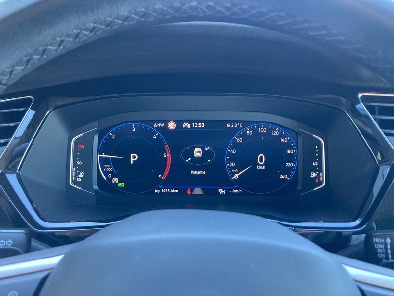 Volkswagen Touran vaihtoauto