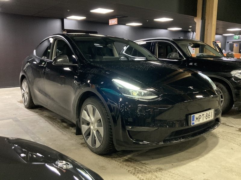 Tesla Model Y vaihtoauto