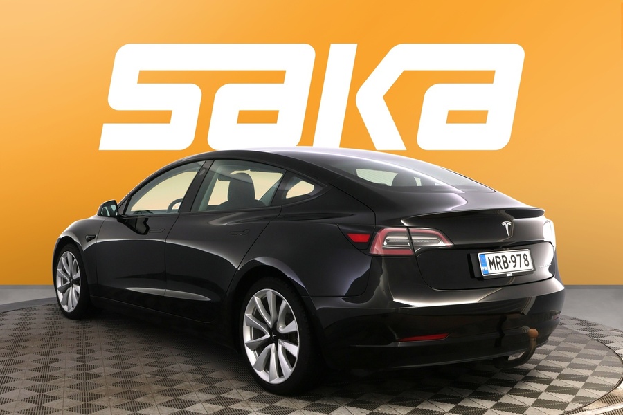 Tesla Model 3 vaihtoauto