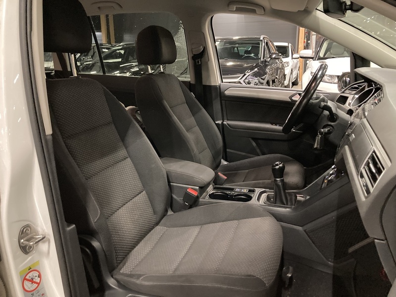 Volkswagen Touran vaihtoauto