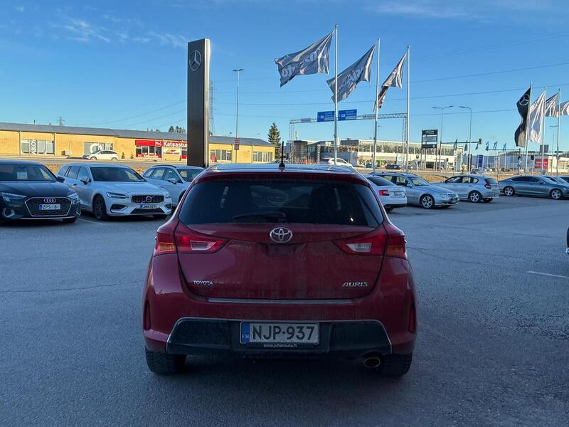 Toyota Auris vaihtoauto