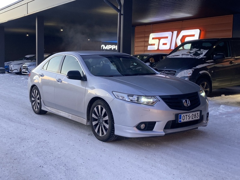 Honda Accord vaihtoauto