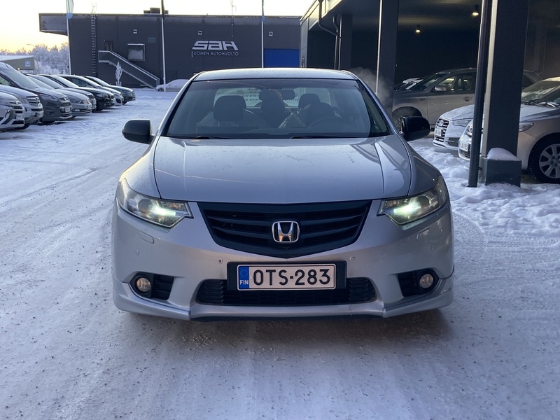 Honda Accord vaihtoauto