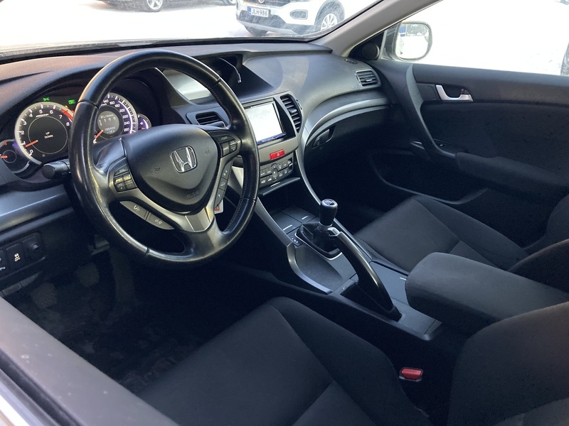 Honda Accord vaihtoauto