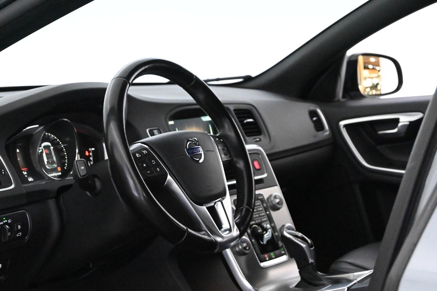 Volvo V60 Cross Country vaihtoauto