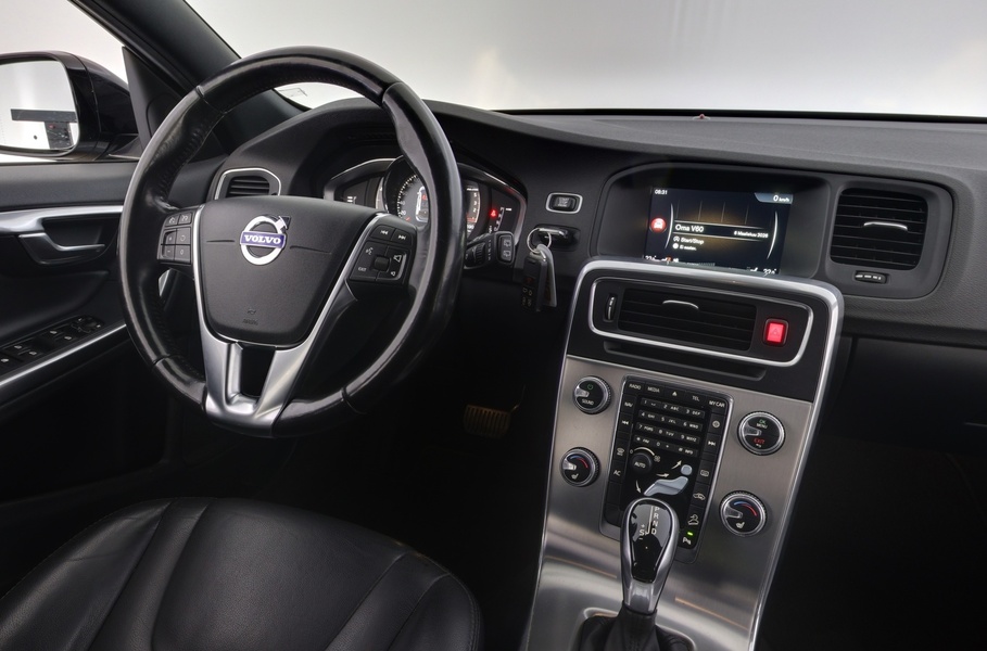 Volvo V60 Cross Country vaihtoauto