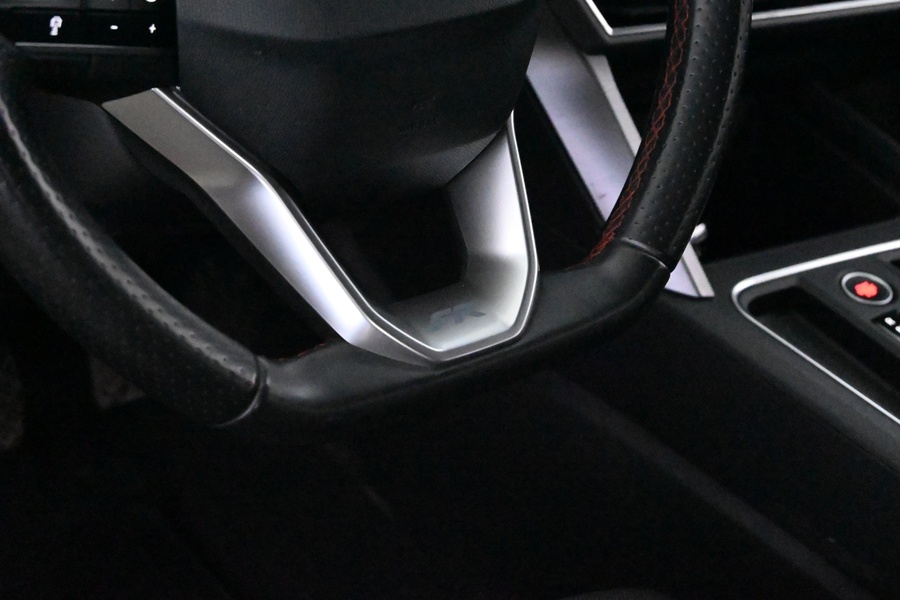 SEAT Leon Sportstourer vaihtoauto