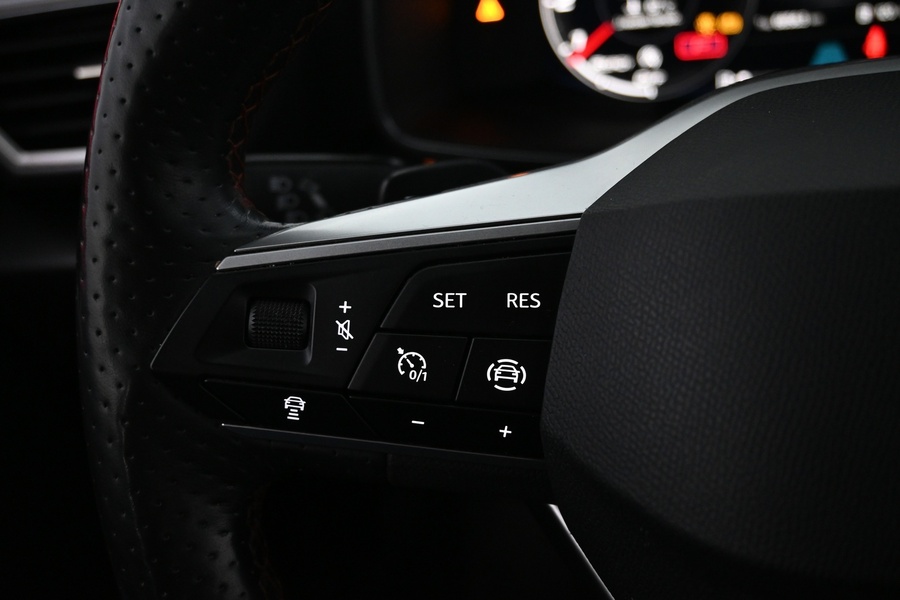 SEAT Leon Sportstourer vaihtoauto