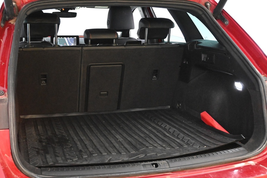 SEAT Leon Sportstourer vaihtoauto