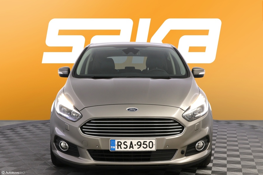 Ford S-MAX vaihtoauto