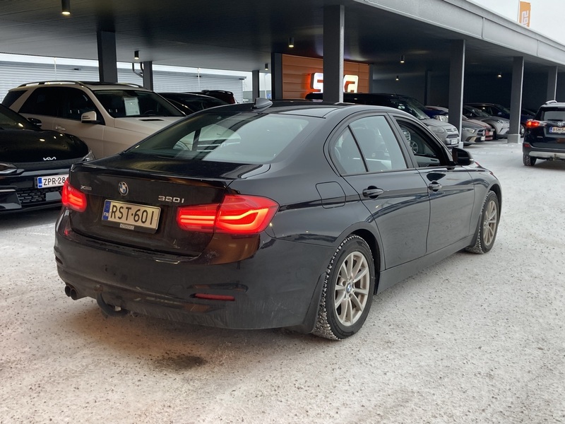 BMW 320 vaihtoauto