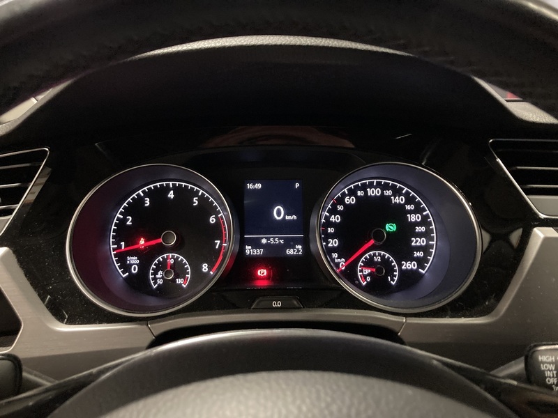 Volkswagen Touran vaihtoauto