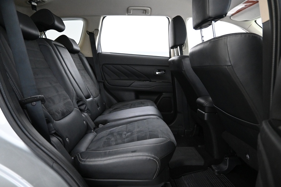 Mitsubishi Outlander PHEV vaihtoauto