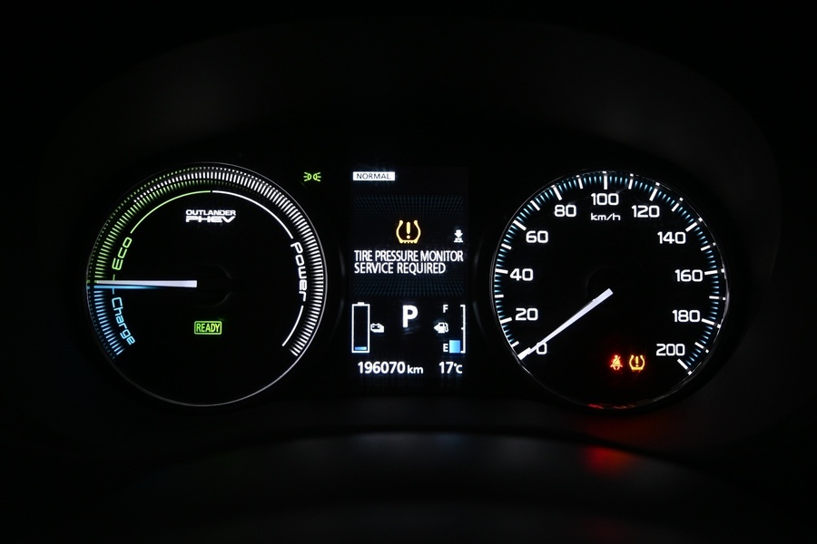 Mitsubishi Outlander PHEV vaihtoauto