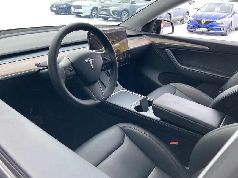 Tesla Model Y vaihtoauto