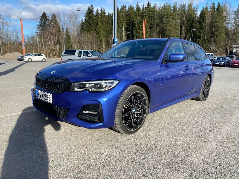 BMW 330 vaihtoauto