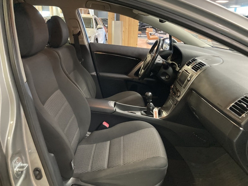 Toyota Avensis vaihtoauto