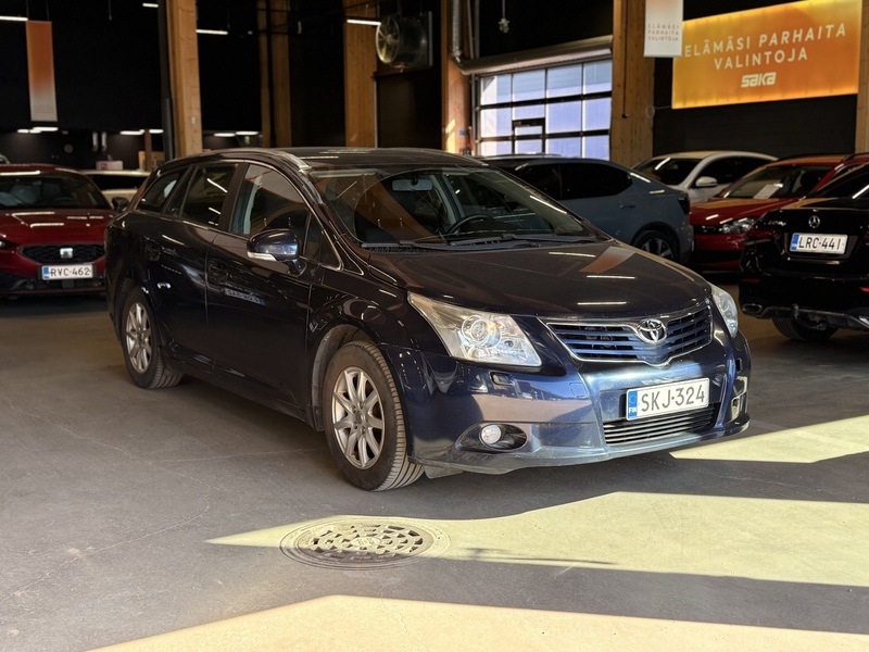 Toyota Avensis vaihtoauto