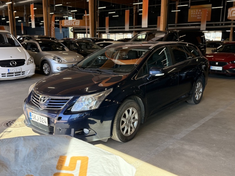 Toyota Avensis vaihtoauto