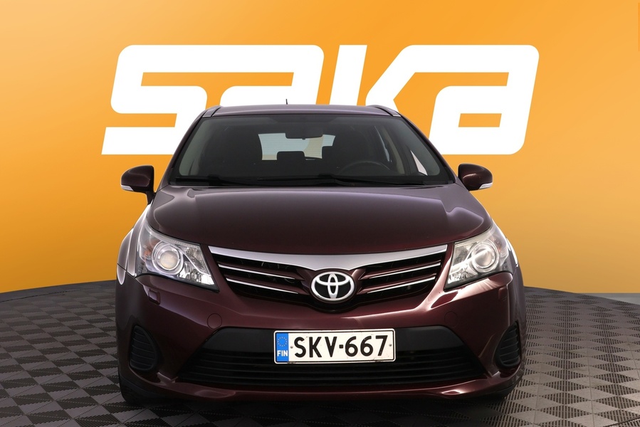 Toyota Avensis vaihtoauto