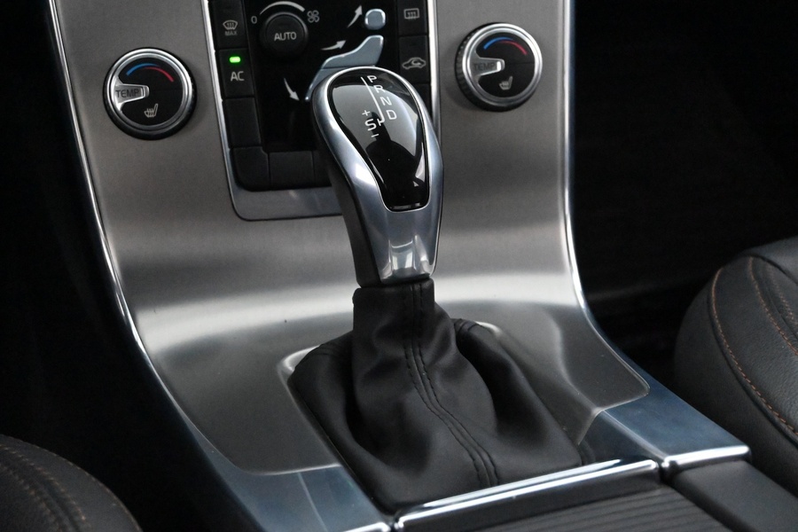 Volvo V60 Cross Country vaihtoauto