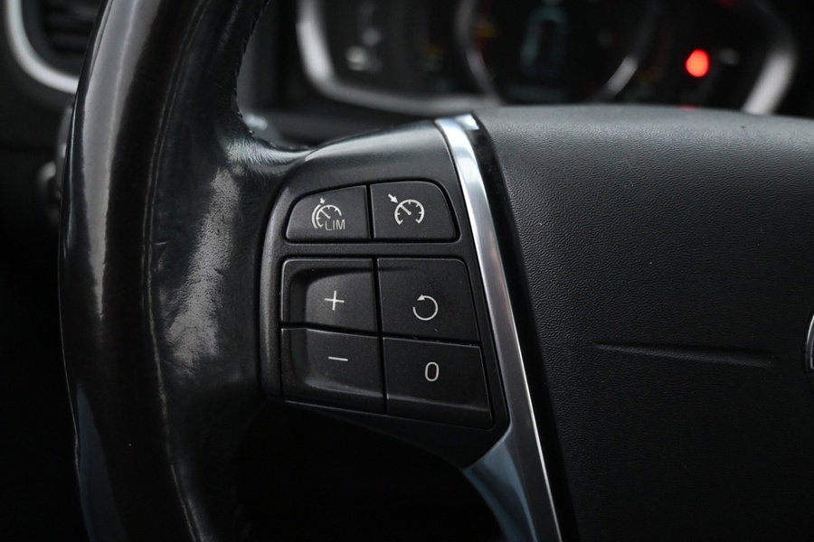 Volvo V60 Cross Country vaihtoauto