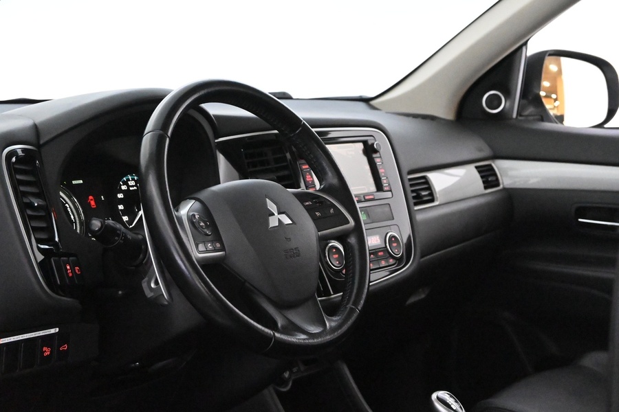 Mitsubishi Outlander PHEV vaihtoauto