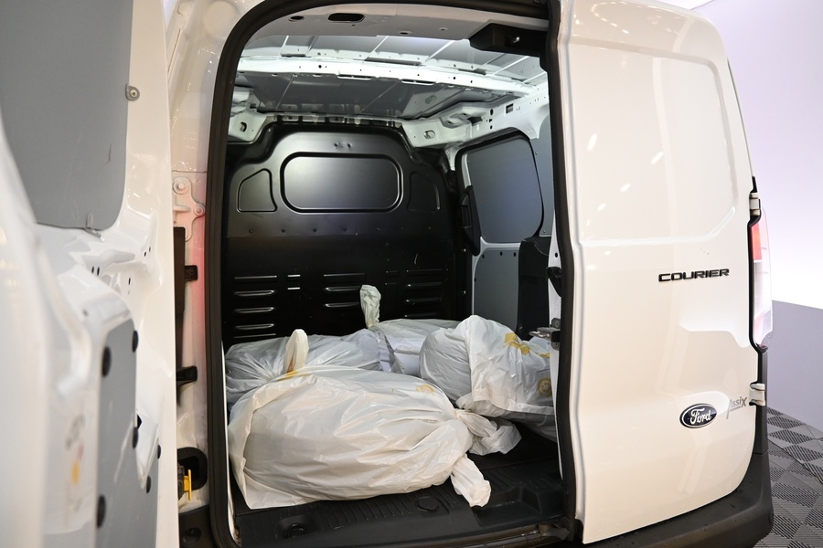 Ford Transit Courier vaihtoauto