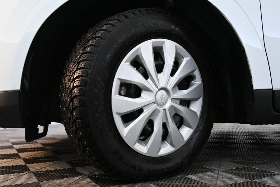 Ford Transit Courier vaihtoauto