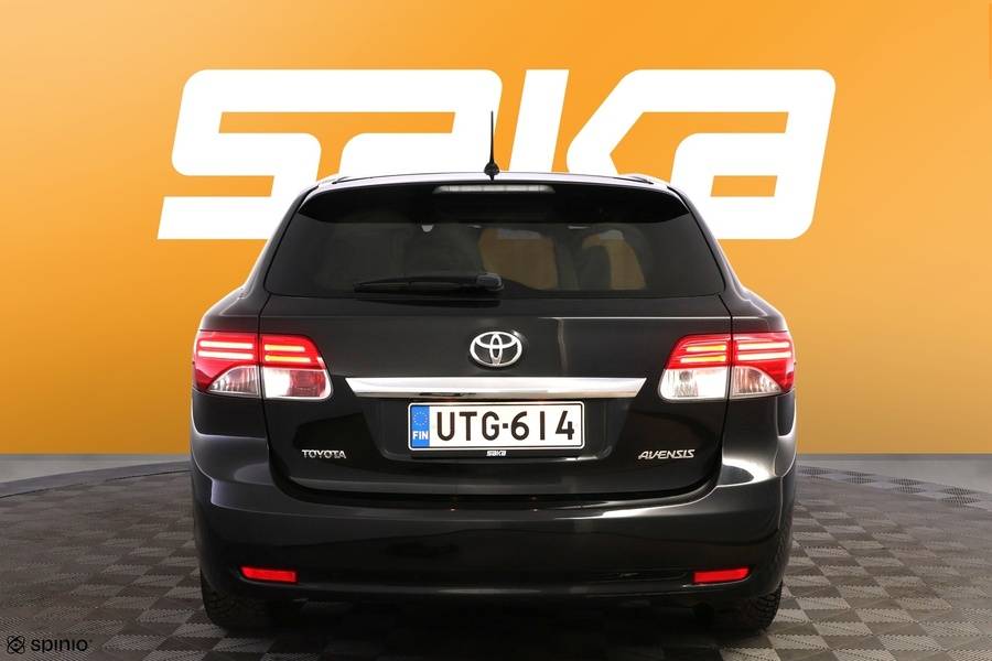 Toyota Avensis vaihtoauto