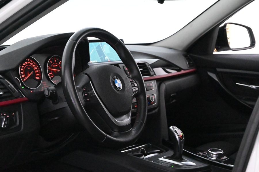 BMW 330 vaihtoauto