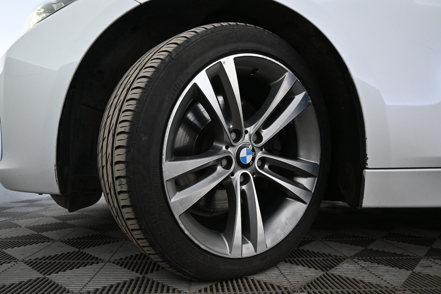 BMW 330 vaihtoauto