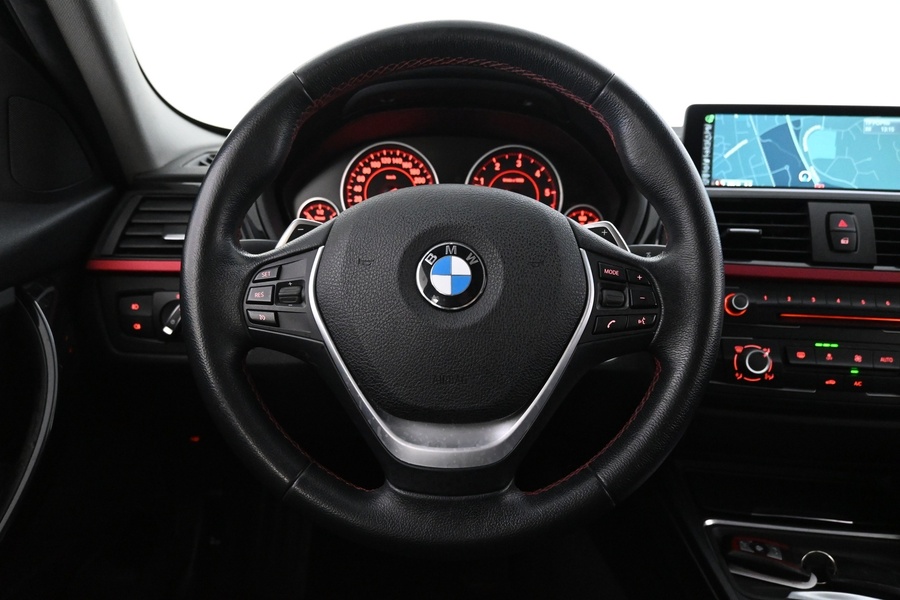 BMW 330 vaihtoauto