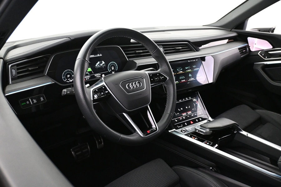 Audi Q8 e-tron vaihtoauto