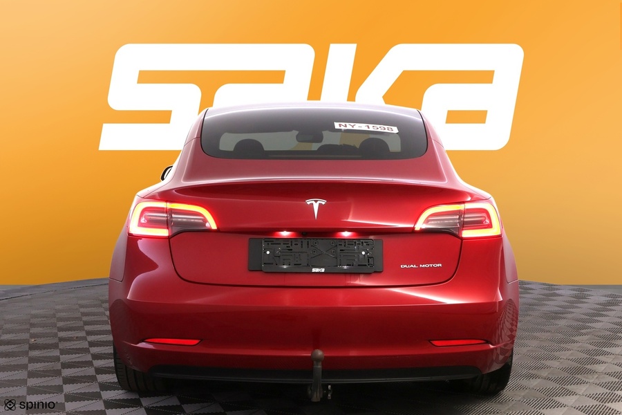 Tesla Model 3 vaihtoauto