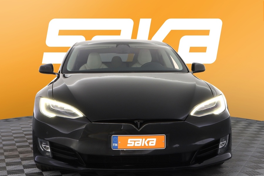 Tesla Model S vaihtoauto