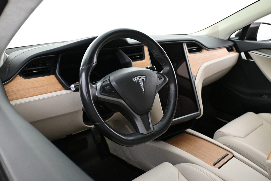 Tesla Model S vaihtoauto