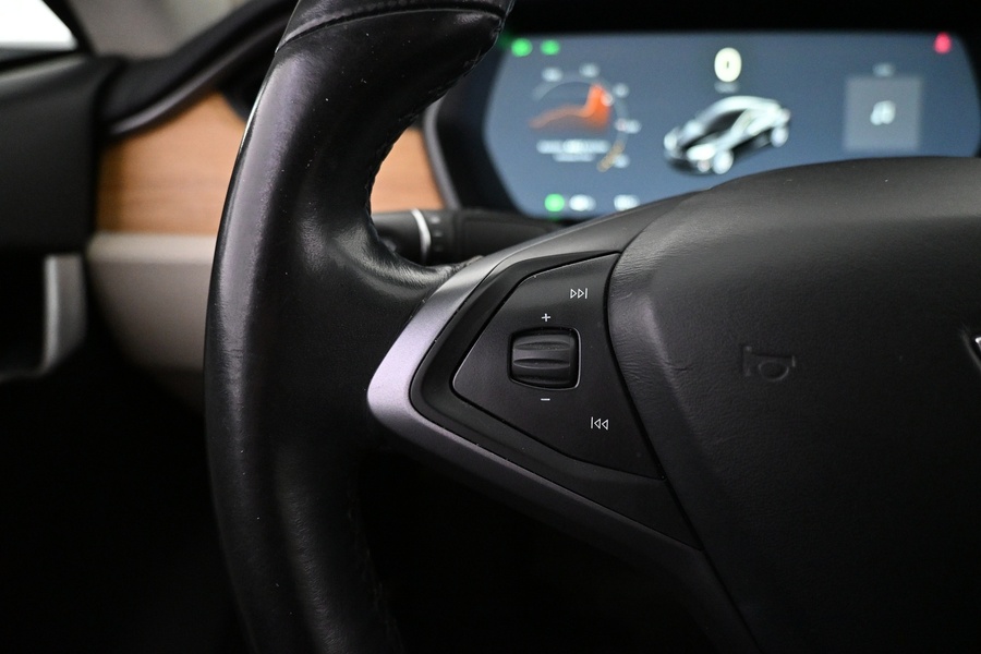 Tesla Model S vaihtoauto