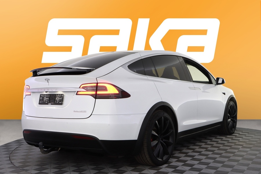 Tesla Model X vaihtoauto