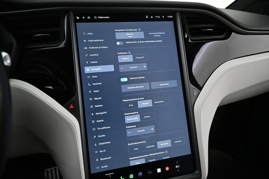 Tesla Model X vaihtoauto