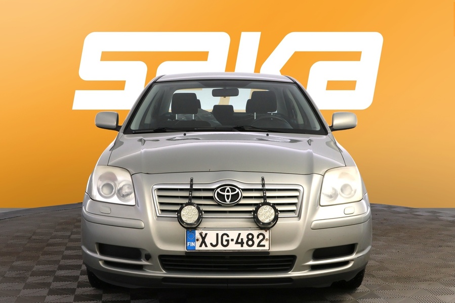 Toyota Avensis vaihtoauto