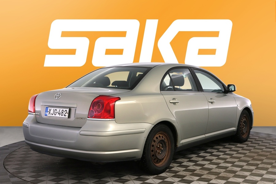 Toyota Avensis vaihtoauto