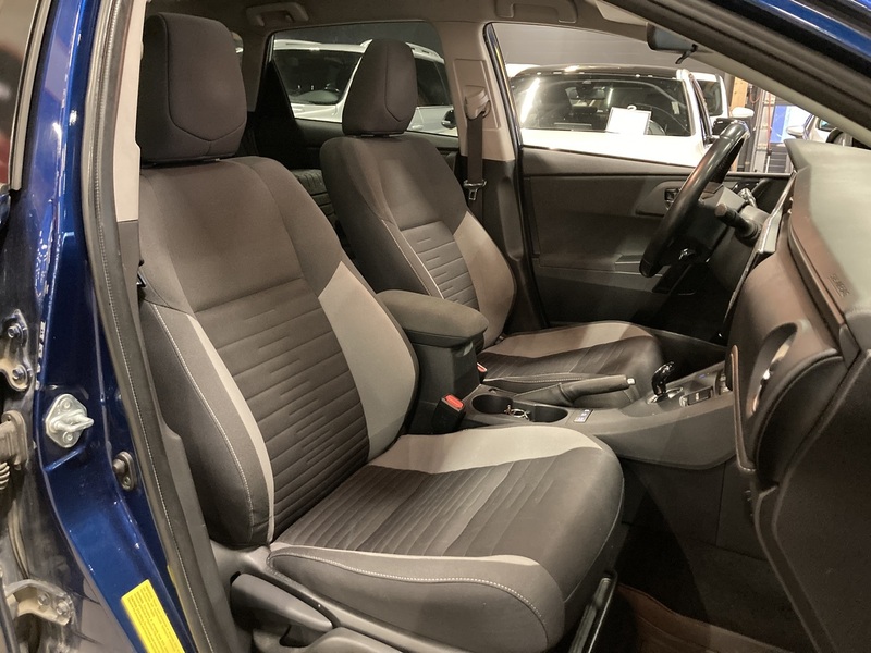 Toyota Auris vaihtoauto