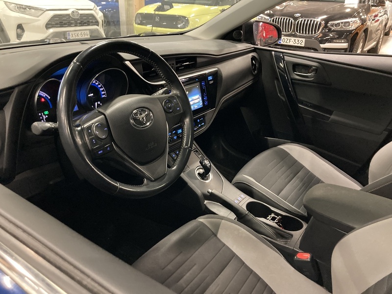 Toyota Auris vaihtoauto