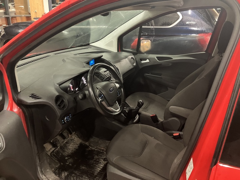 Ford Transit Courier vaihtoauto